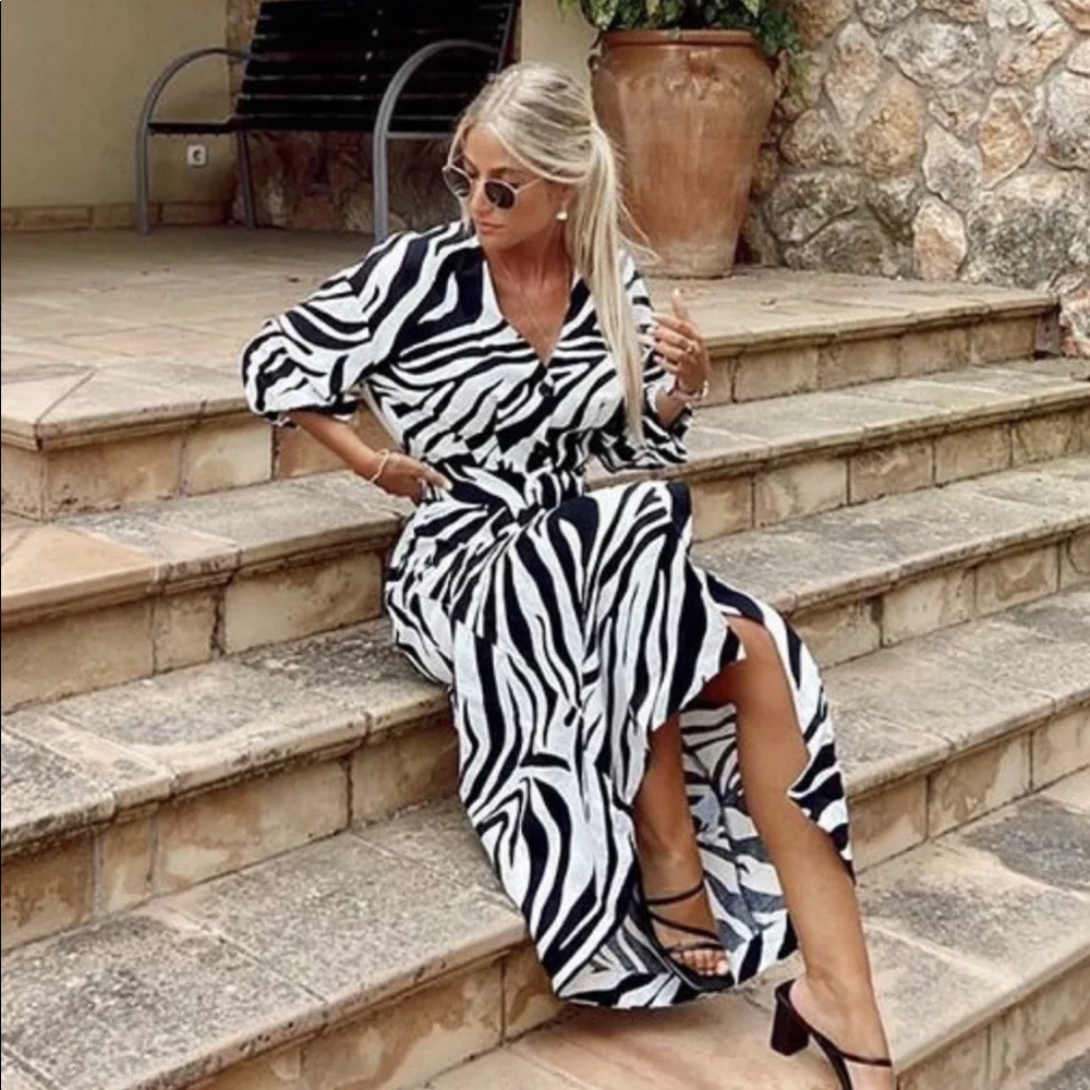 Zara $89 Animal Print Midi Dresses Zebra Size XS